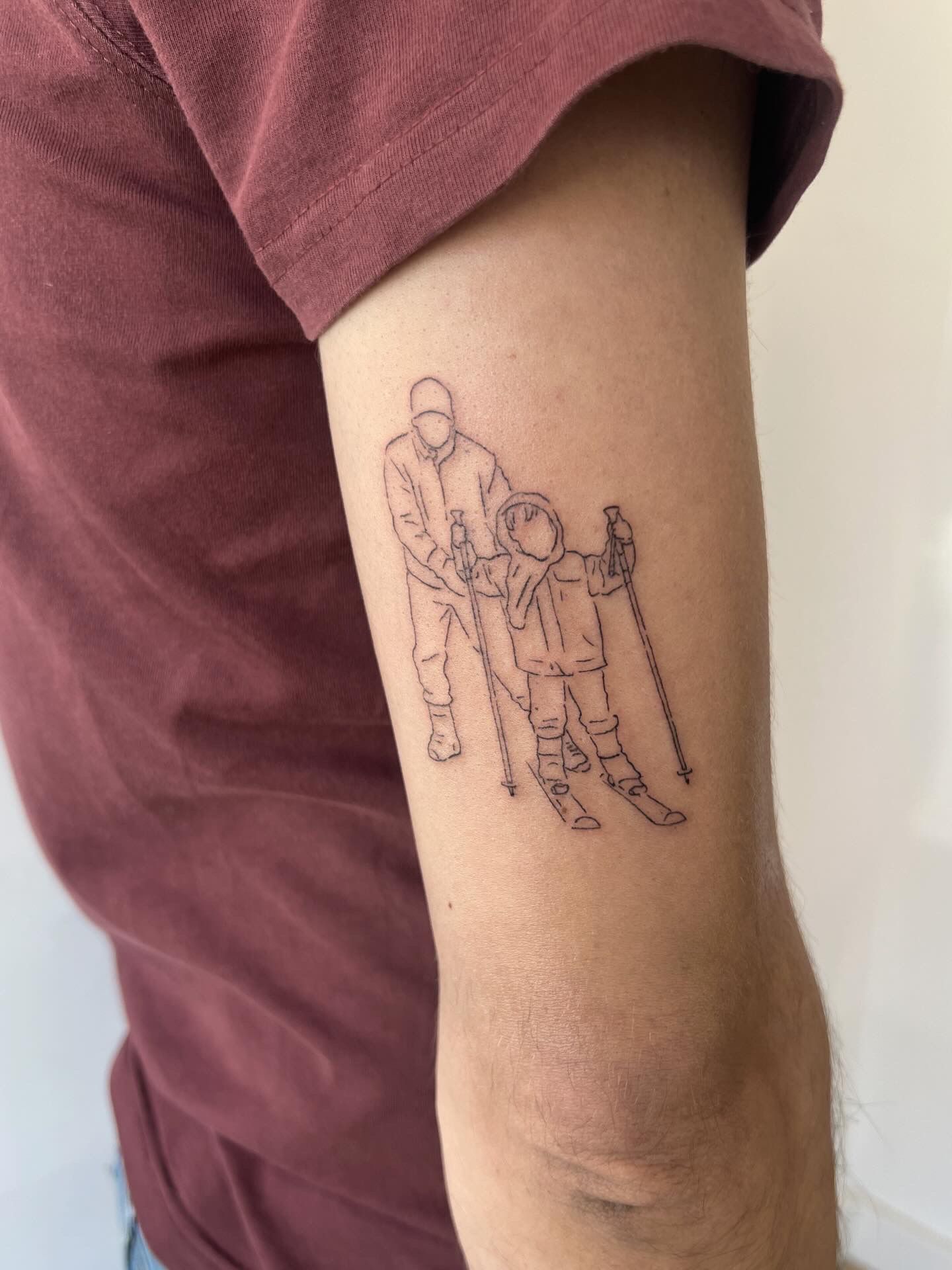 Tatuaje retrato · línea fina por Marta San
