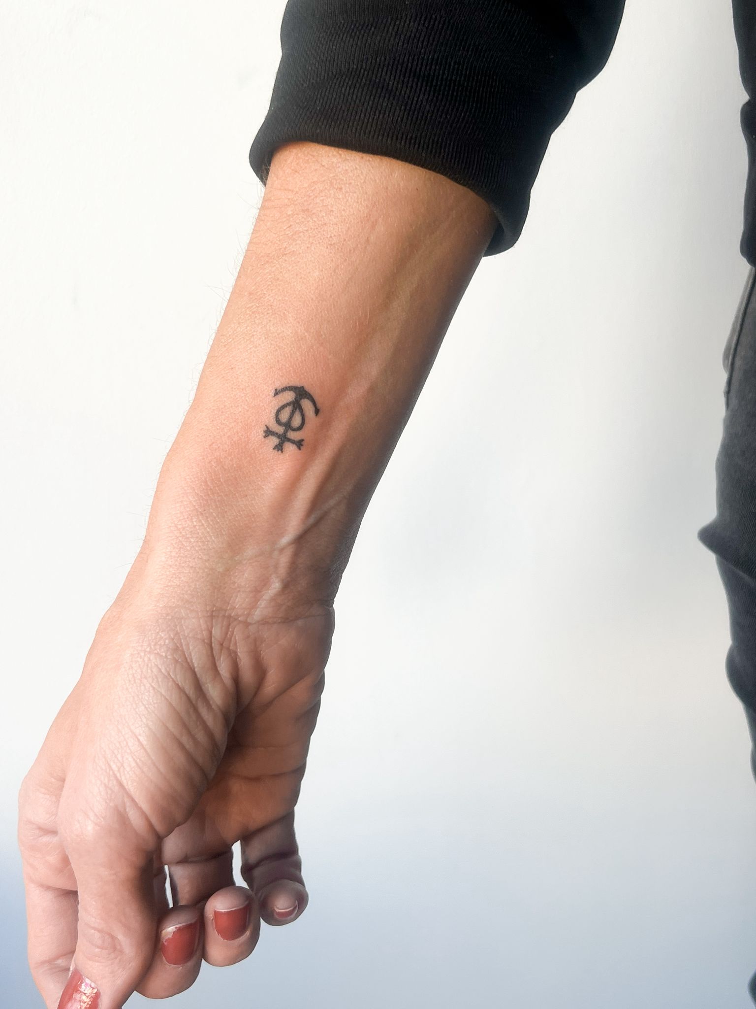 Tatuaje minimalismo por Marta San