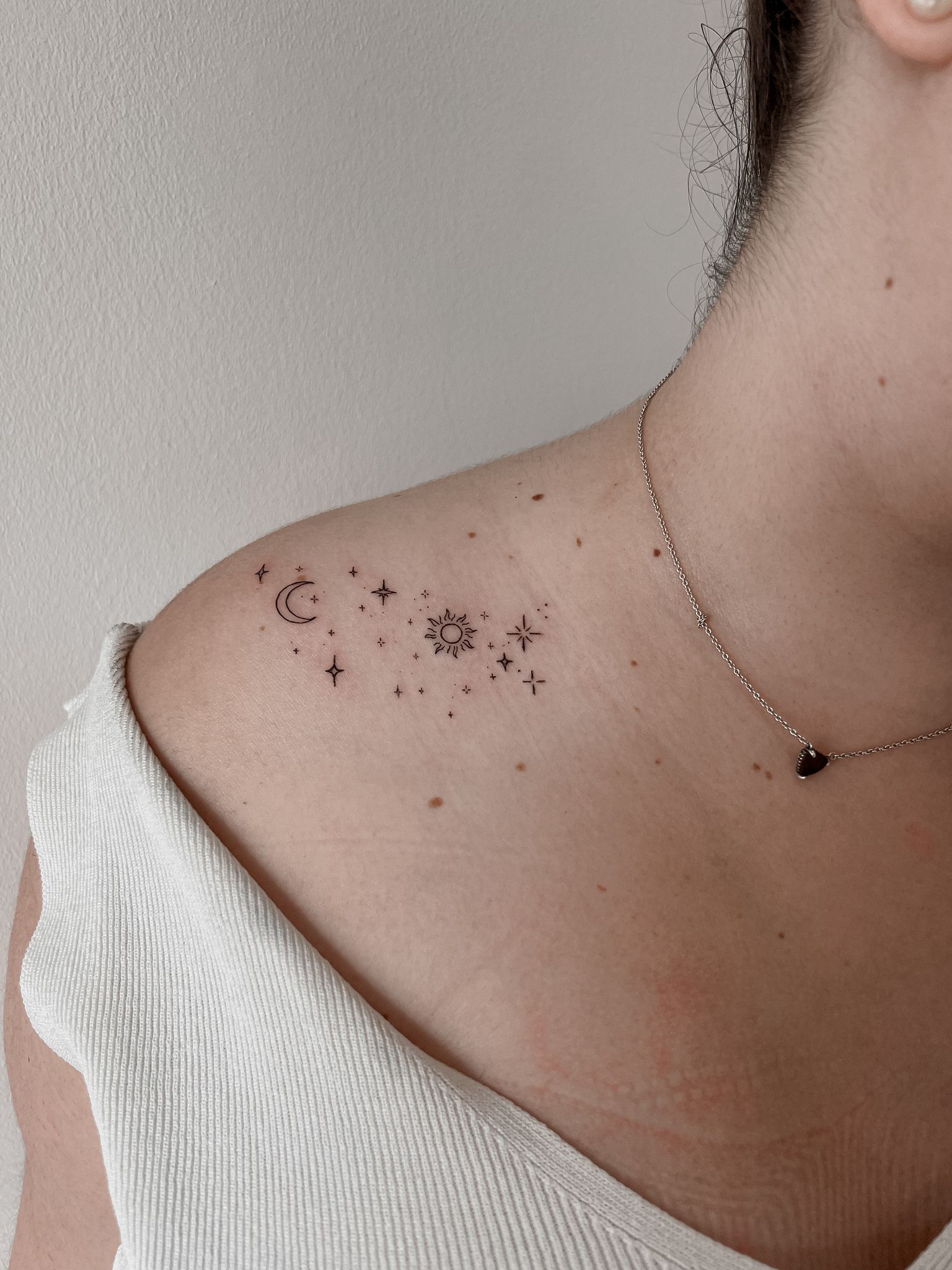 Tatuaje de geometría minimalista por Marta San